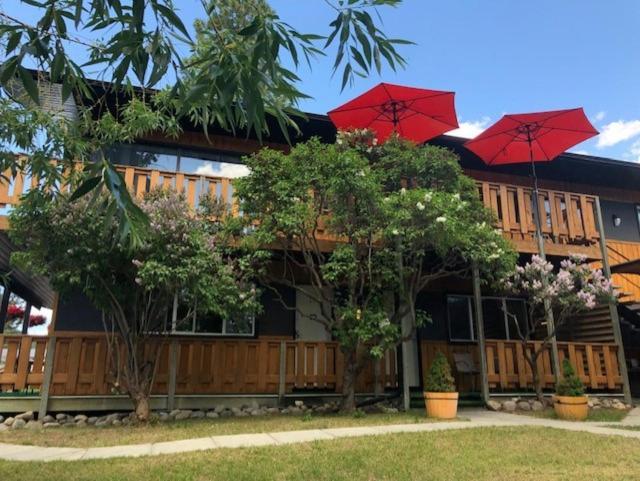 Piccadilly Motel Radium Hot Springs Ngoại thất bức ảnh