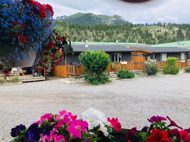 Piccadilly Motel Radium Hot Springs Ngoại thất bức ảnh