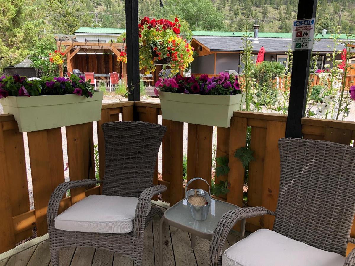 Piccadilly Motel Radium Hot Springs Ngoại thất bức ảnh