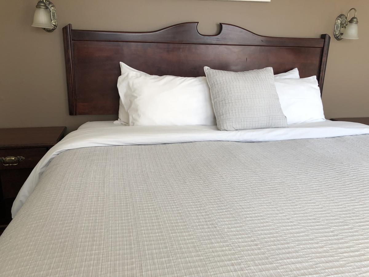Piccadilly Motel Radium Hot Springs Ngoại thất bức ảnh