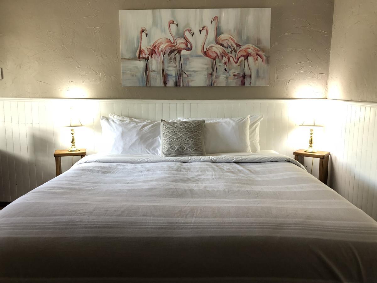 Piccadilly Motel Radium Hot Springs Ngoại thất bức ảnh
